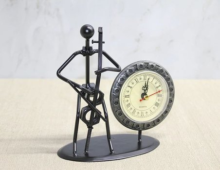 Ayd Metal Saatli Keman Çalan Müzisyen Alk4333