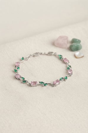 Pirinç Gümüş Renk Pembe Zirkon Taşlı Çiçek Model Kadın Bileklik