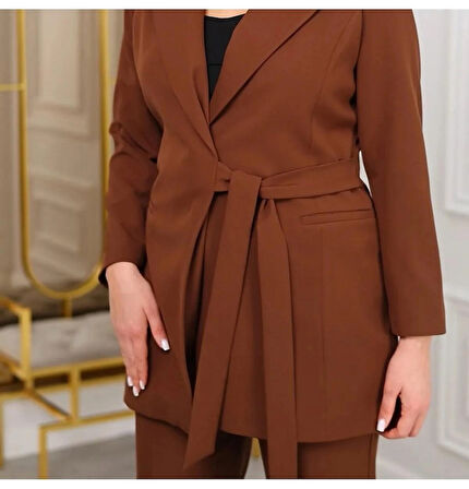 Kuşaklı ceket pantolon takım elbise 
