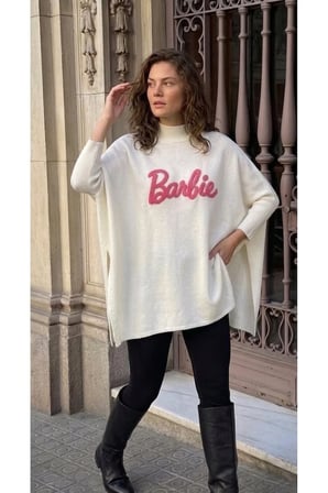 BARBİE NAKIŞLI YIRTMAÇLI TRİKO KADIN PANÇO