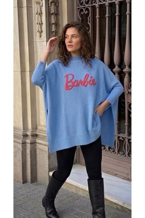 BARBİE NAKIŞLI YIRTMAÇLI TRİKO KADIN PANÇO