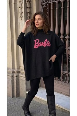 BARBİE NAKIŞLI YIRTMAÇLI TRİKO KADIN PANÇO