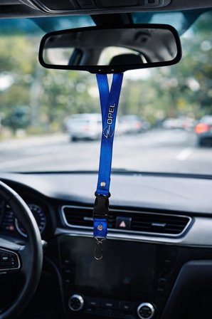 Opel Logolu Torpido Üstü Kaydırmaz Ped & Kırmızı Mavi Anahtarlıklı Oto Ayna Askısı