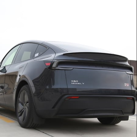 TESLA MODEL Y JUNİPER İÇİN UYUMLU SPOİLER PARLAK SİYAH