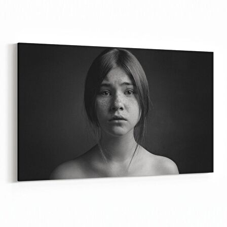 Olla 16918Y Model / Manken Görseli Yatay Kanvas Tablo (Ölçü: 45X30)