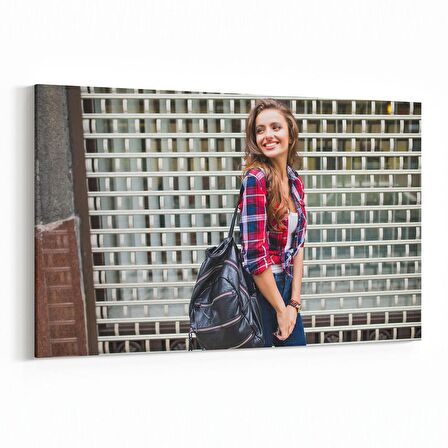 Olla 16998Y Model / Manken Görseli Yatay Kanvas Tablo (Ölçü: 150X100)