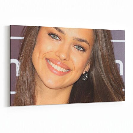 Olla 16761Y Model / Manken Görseli Yatay Kanvas Tablo (Ölçü: 70X50)