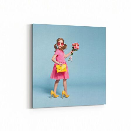 Olla 16756K Model / Manken Görseli Kare Kanvas Tablo (Ölçü: 25X25)