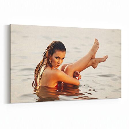 Olla 17030Y Model / Manken Görseli Yatay Kanvas Tablo (Ölçü: 150X100)