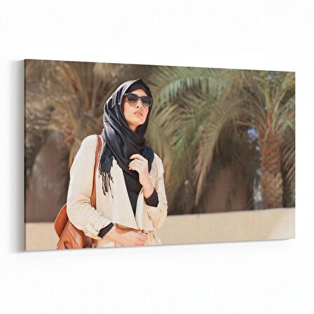 Olla 16913Y Model / Manken Görseli Yatay Kanvas Tablo (Ölçü: 90X60)