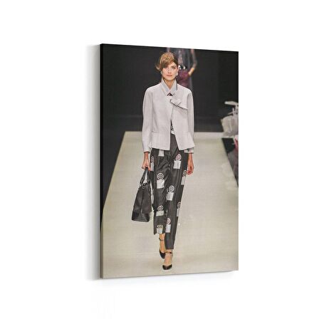 Olla 16914D Model / Manken Görseli Dikey Kanvas Tablo (Ölçü: 100X150)