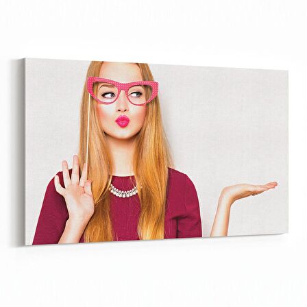 Olla 16901Y Model / Manken Görseli Yatay Kanvas Tablo (Ölçü: 90X60)