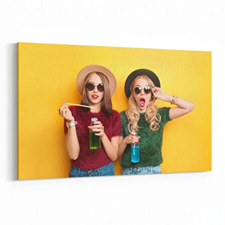 Olla 17020Y Model / Manken Görseli Yatay Kanvas Tablo (Ölçü: 90X60)