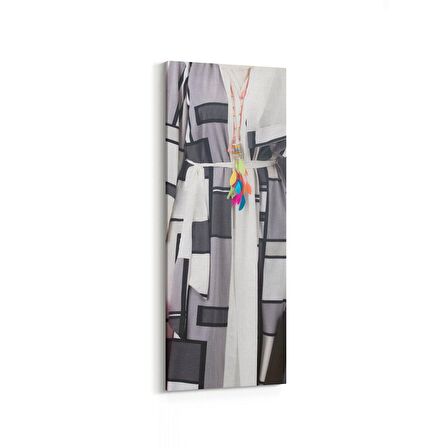 Olla 16760DI Model / Manken Görseli Dikey İnce Kanvas Tablo (Ölçü: 40X120)
