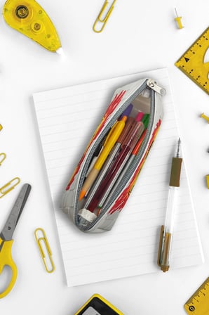 Araba Tasarımlı PVC Kalem Kutusu – Dayanıklı Silikon Yapı, Çocuklar için Şık ve Pratik Saklama Kutusu, Çevre Dostu ve Uzun Ömürlü