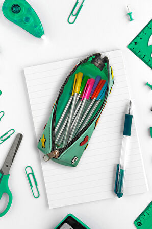 Kedi Tasarımlı PVC Kalem Kutusu – Dayanıklı Silikon Yapı, Çocuklar için Şık ve Pratik Saklama Kutusu, Çevre Dostu ve Uzun Ömürlü