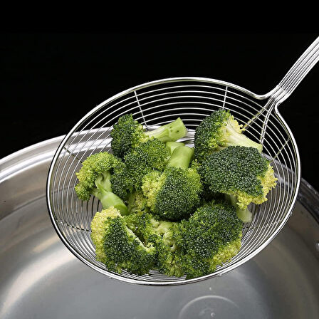 Metal Yağ Kevgiri 12 cm Paslanmaz Çelik Yağ Süzgeci Kızartma ve Haşlama Sonrası Pratik Uzun Saplı Ergonomik Tasarımlı Dayanıklı Yapısıyla Mutfakta Kullanışlı Kevgir