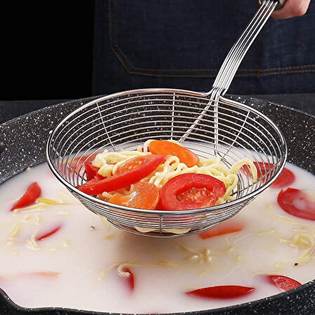Metal Yağ Kevgiri 12 cm Paslanmaz Çelik Yağ Süzgeci Kızartma ve Haşlama Sonrası Pratik Uzun Saplı Ergonomik Tasarımlı Dayanıklı Yapısıyla Mutfakta Kullanışlı Kevgir