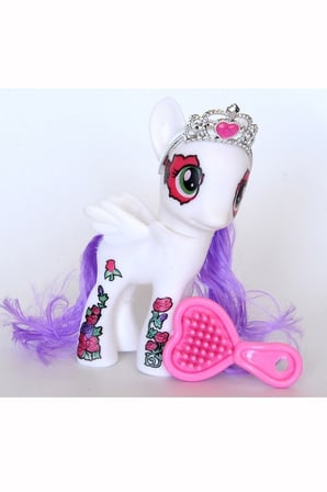 Eğitici Oyuncaklar Happy Horse Karakter Ve Tac Tarak Seti Beyaz Kız Erkek Çocuk Oyuncak
