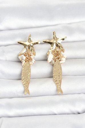 Deniz Yıldızı ve Balık Detaylı Krem Taşlı Gold Renk Kadın Küpe TJ-BKP11796