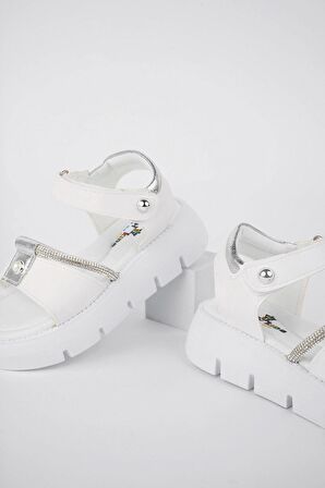 İncili Beyaz Kız Çocuk Sandalet