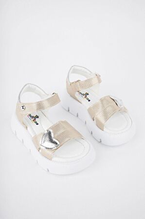 Kalpli Altın Kız Çocuk Sandalet