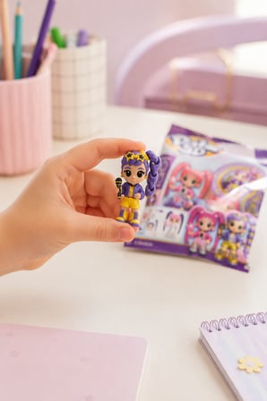 1 Adet K-Pop Palz 3D Mini Bebek 6 cm Sürpriz Paket Farklı Karakter Hareketli Eklem Oyuncak Figür