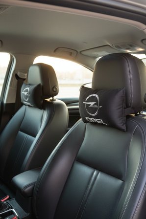 Opel Araç Nakışlı Halı Paspas Seti 5 Parça + 2’li Siyah Dijital Boyun Yastığı & Oto Ayna Askısı Seti