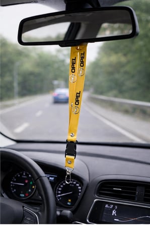 Opel Araç ile Uyumlu Oto Halı Paspas & Dijital Baskılı Sarı Boyun Yastığı & Opel Oto Aksesuar Seti