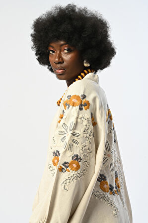 Arkası Ve Kolları Çiçek Nakışlı Kimono Ceket