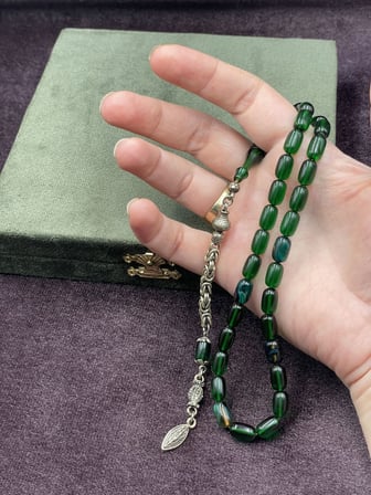 Alpaka Kral Zincir Püsküllü Koyu Yeşil Ateş Kehribar Tesbih (7x11 mm)