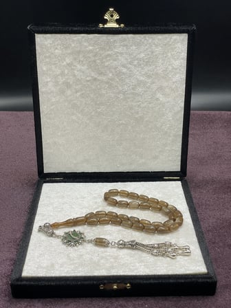 Alpaka Mineli Madalyonlu Sedef Simli Ateş Kehribar Tesbih (Kahve Tonları, 7x11 mm)