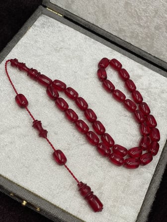 Sistemli Tane Sonlu Koyu Kırmızı Ateş Kehribar Tesbih (8x12 mm)