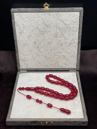 Sistemli Tane Sonlu Koyu Kırmızı Ateş Kehribar Tesbih (8x12 mm)