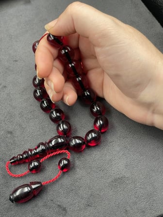 Efe Boy Sistemli İri Tane Koyu Vişne Ateş Kehribar Tesbih (13x15 mm)