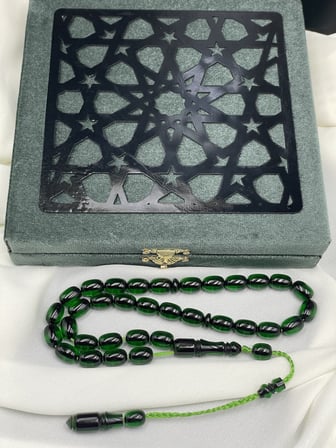 Havşa Delim Çok Katlı İpe Dizili Koyu Zümrüt Yeşili Ateş Kehribar Tesbih (8x12 mm)