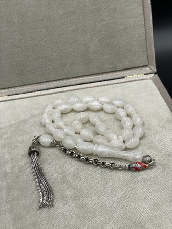 Onurlu Tesbihane Bukalemun Tesbih Güneşte Renk Değiştiren Beyaz Sedef 8x12 mm Erkek Tesbihi