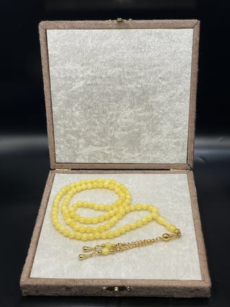 Gold Renkli Alpaka Püsküllü 99'luk Küre Kesim Sarı Damla Kehribar Benzetmesi Beyrut Tesbih
