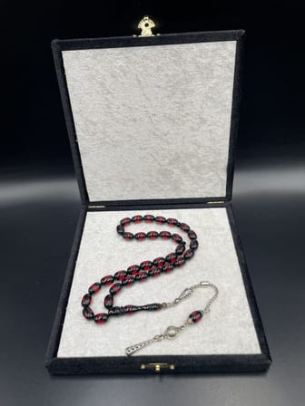 Onurlu Tesbihane Çift Renk Beyrut Tesbih Kırmızı 8x12 mm Kapsül Kesim Erkek Tesbihi