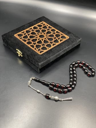 Onurlu Tesbihane Çift Renk Beyrut Tesbih Kırmızı 8x12 mm Kapsül Kesim Erkek Tesbihi