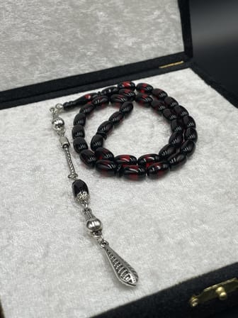 Onurlu Tesbihane Çift Renk Beyrut Tesbih Kırmızı 6,5x11 mm İnce Kesim Erkek Tesbihi