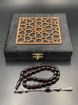 Onurlu Tesbihane Çift Renk Beyrut Tesbih Kırmızı 6,5x11 mm İnce Kesim Erkek Tesbihi