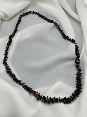 Orijinal Ukrayna Kaya Damla Kehribar Kırık Tane Yetişkin Kolye (56 cm)
