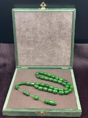 Sistemli Zümrüt Yeşili Kanayan Baga Katalin Tesbih (8x11 mm)