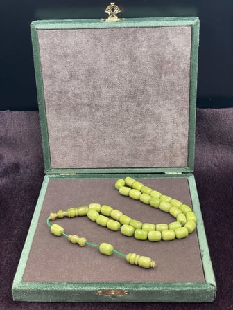Sistemli Fıstık Yeşili Kanayan Baga Katalin Tesbih (8x11 mm)