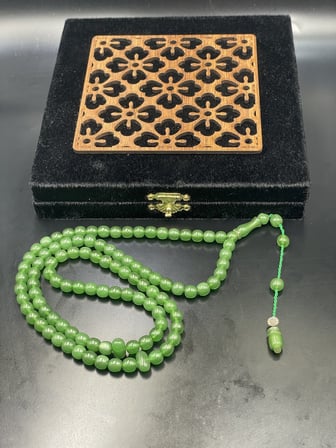 Sistemli 99'luk Küre Kesim Zümrüt Yeşili Kanayan Baga Katalin Tesbih