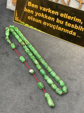 Halil Demirkol İmzalı Bürokrat Boy Kapsül Kesim Yeşil Katalin Tesbih (5x8 mm)