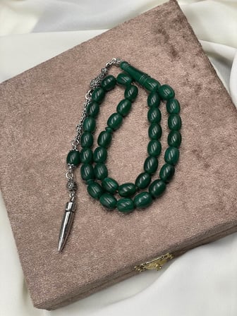 Alpaka Mermi Uçlu Zümrüt Yeşili Katalin Tesbih (9x11 mm)