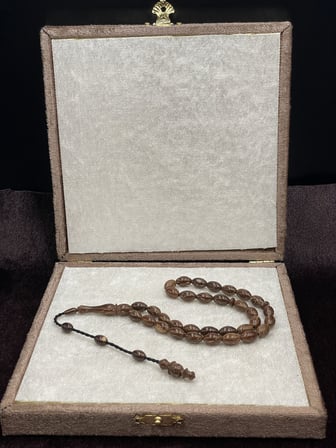 Sistemli Arpa Kesim Koyu Bal Kahvesi Sırçalı Doğal Kuka Tesbih (6x10 mm)