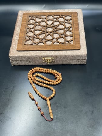 Sistemli 99'luk Küre Kesim Açık Bal Kahvesi Doğal Kuka Tesbih
